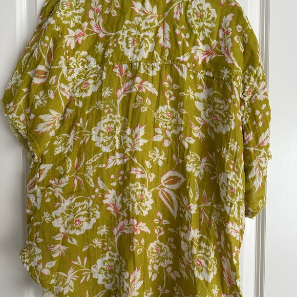SOLD OUT By Anthropologie Oversized Floral Beach Shirt size medium - Picture 7 of 7